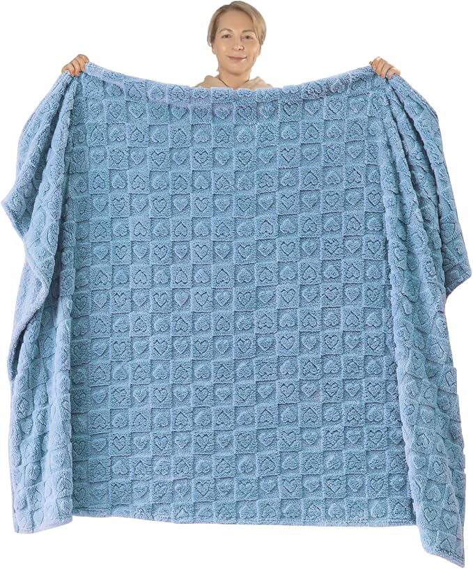 NEWCOSPLAY 3D Heart Checkered Flannel Throw Blanket, Blue Heart, 50"x70" | Super Soft Cute Lightweight Decorative Premium Silky Fleece Blanket for Couch Sofa Bed, Gift for Women Men, All Season Use