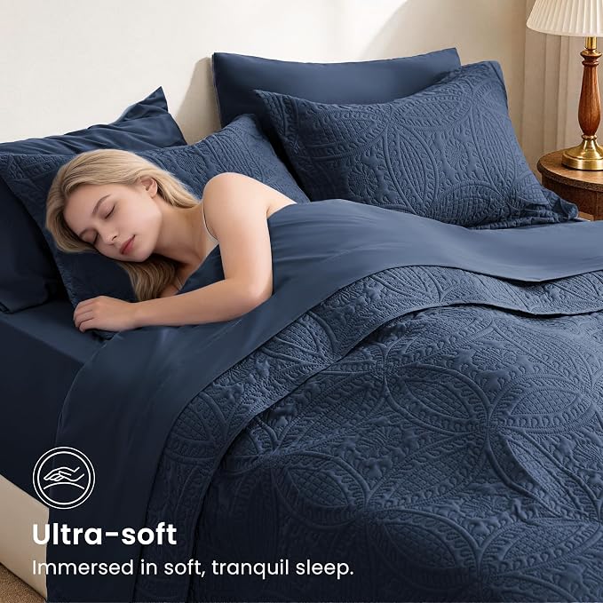 Love's cabin Queen Quilt Set Navy, Bed in a Bag Queen Size Bedding 7 Pieces, Ultrasonic Embossed Coin Pattern Comforter, Lightweight Bedspreads for All Seasons Quilt with Sheets, Pillowcases & Shams