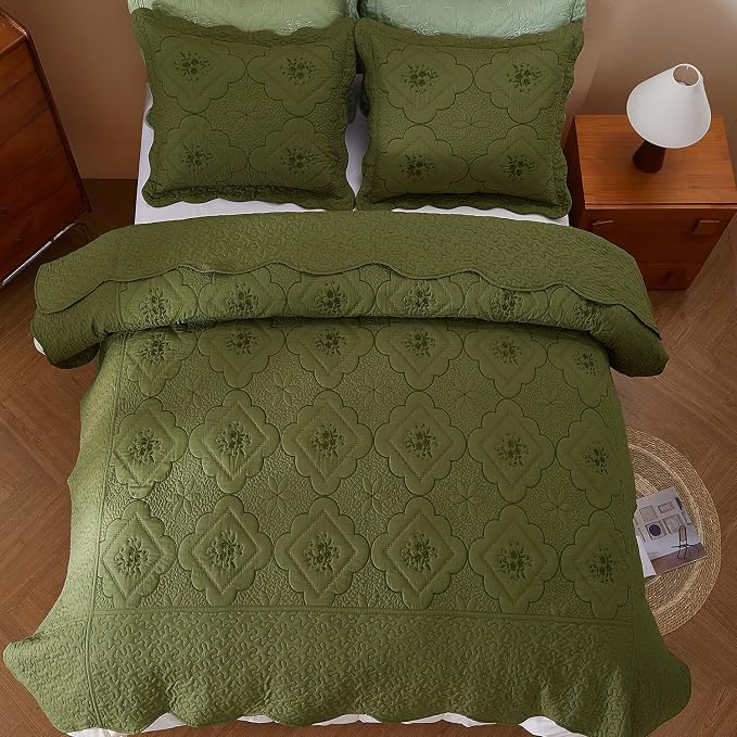 Cmfshape Floral Embroidery Quilt Set,3 Pieces Queen Quilt Bedding Set,Classic Diamond Pattern Quilts,Ultra Soft Lightweight Reversible Bedspread Coverlets for All Season(Olive Green,90"x90")