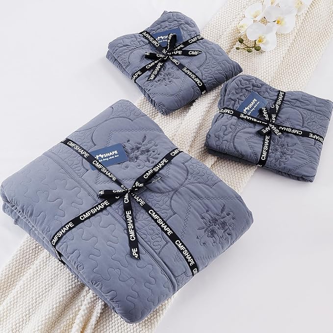 Cmfshape Oversized Floral Embroidery Quilt Set,3 Pieces Super King Quilt Bedding Set,Classic Diamond Pattern Quilt,Ultra Soft Lightweight Bedspread Coverlet for All Season(Bluish Grey,120"x120")