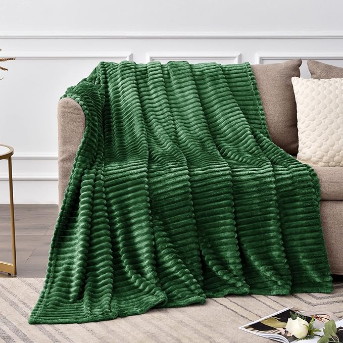 BEDELITE 3D Ribbed Dark Green Fleece Throw Blanket for Couch, 50x60 Inch | Soft Warm Decorative Fluffy Blanket, Cozy Plush Lightweight Fuzzy Throw Blanket for Bed Sofa Home Room Decor, Gift for Women