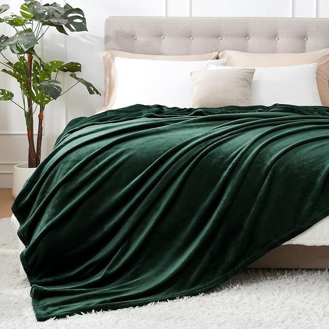 Hansleep Throw XL Dark Green Fleece Blanket, Soft Flannel Bed Blanket | Fuzzy Cozy Blanket 50x70 Inches, Multi-use for Bed, Sofa, Couch, Travel, Camping, All Season Warm Lightweight Cover