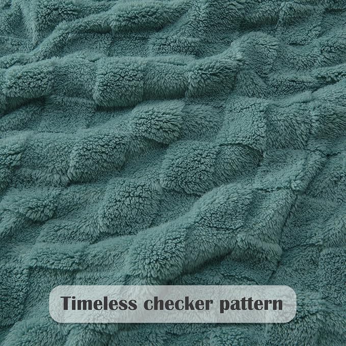NEWCOSPLAY 3D Checkered Flannel Twin Blanket, Light Teal, 60"x80" | Super Soft Cute Lightweight Decorative Premium Silky Fleece Blanket for Couch Sofa Bed, Gift for Women Men, All Season Use