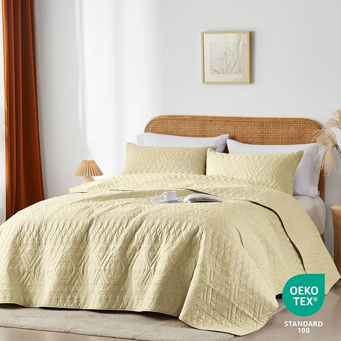 akkialla King/Cal King Size Quilt Bedding Set,Butter Yellow Lightweight Microfiber Soft Bedspread,Modern Style Geometric Pattern Coverlet Set for All Seasons,3 Piece(1 Quilt,2 Pillow Shams)