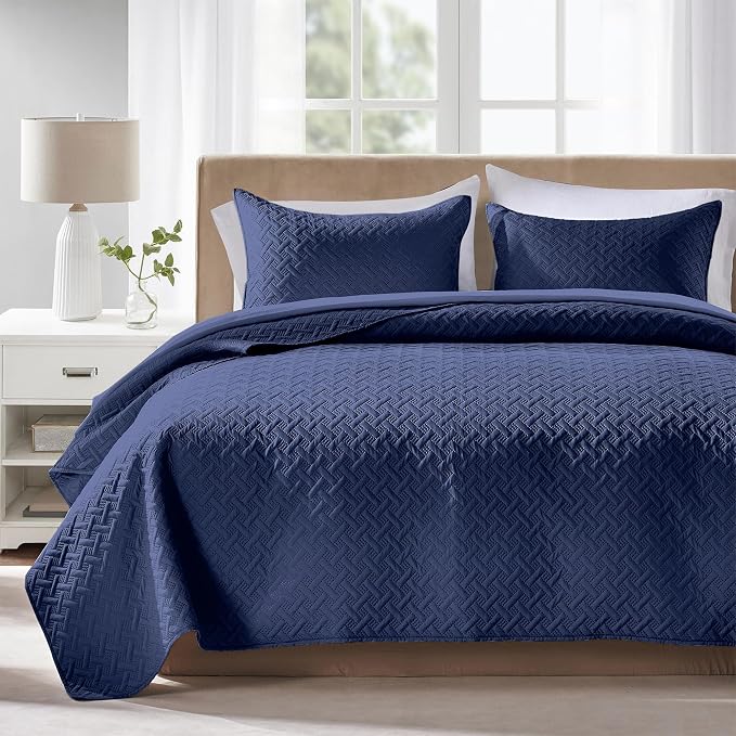 FLYMME Navy Twin Modern Geometric Quilt Coverlet Set, Lightweight Bedspread Bedding, Soft Microfiber Bed Cover for All Season (1 Quilt, 1 Sham)