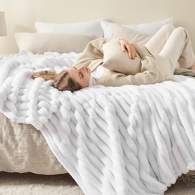 NEWCOSPLAY Fleece Ribbed Cozy Twin Blanket for Couch, White, 60"x80" | Premium Silky Flannel Blanket, Soft Lightweight Fluffy Throw Blanket for Bed Sofa Decor, Gift for All Season Use