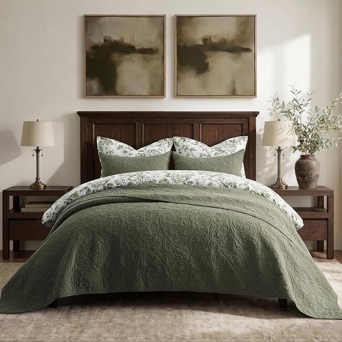 EVERGRACEHOME 100% Cotton Paisley Quilt Set, Oversized King, Olive Green | Prewashed for Softness, Year-Round Breathability, Gift-Ready Box, Matelasse-style Quilted Coverlet, 3 Piece Set with 2 Shams