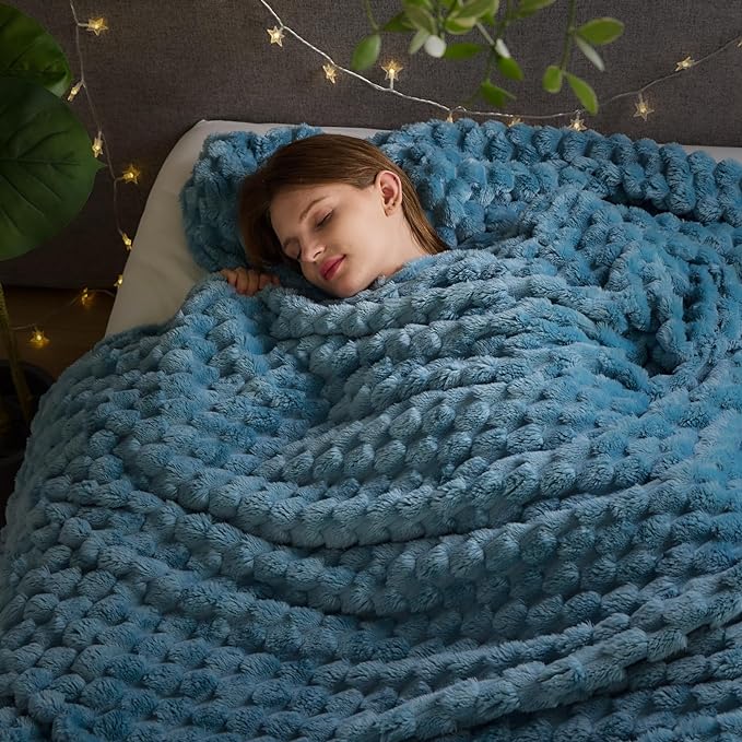 NEWCOSPLAY Fleece Clouds Cozy King Blanket for Couch, Blue, 90"x110" | Premium Silky Flannel Blanket, Soft Lightweight Fluffy Throw Blanket for Bed Sofa Decor, Gift for All Season Use