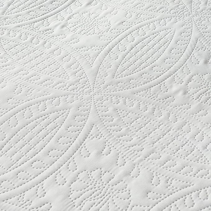 akkialla Twin Quilt Bedding Set,White Ultrasonic Quilt Set,Lightweight Soft Bedspread Coverlet,Modern Style Coin Pattern Bed Cover for All Seasons,2 Piece(1 Quilt,1 Pillow Sham)