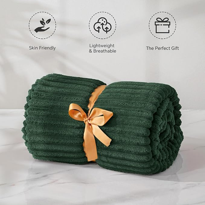 BEDELITE 3D Ribbed Emerald Green Fleece Twin Blanket for Couch, 60x80 Inch | Soft Warm Fluffy Blanket for Bed Sofa College Dorm Room Decor, Luxury Cozy Plush Birthday Gifts for Women Girls, Lightweight