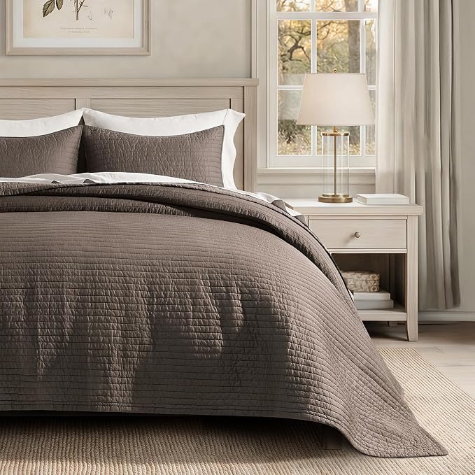 EVERGRACEHOME Cotton Sateen Quilt Set, Oversized Cal King, Mocha Brown | 100% Cotton, Channel Stitch Coverlet Bedspread, Pre-Washed Lightweight Soft Bedding Set for All Season, 3 Piece, with 2 Shams
