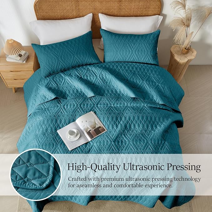 akkialla Full/Queen Quilt Set, Teal Lightweight Microfiber Bedspread Coverlet, Boho Geometric Pattern, Soft All-Season Bedding, 3-Piece (1 Quilt, 2 Pillow Shams)