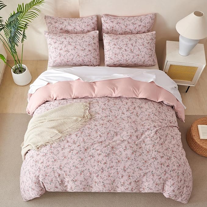 Queen Size Comforter Set Floral 3 Pieces Soft Chic Seersucker Garden Style Pink Flower Print Botanical Comforter for All Seasons Luxury Warmth Comfy Breathable with 2 Pillowcases