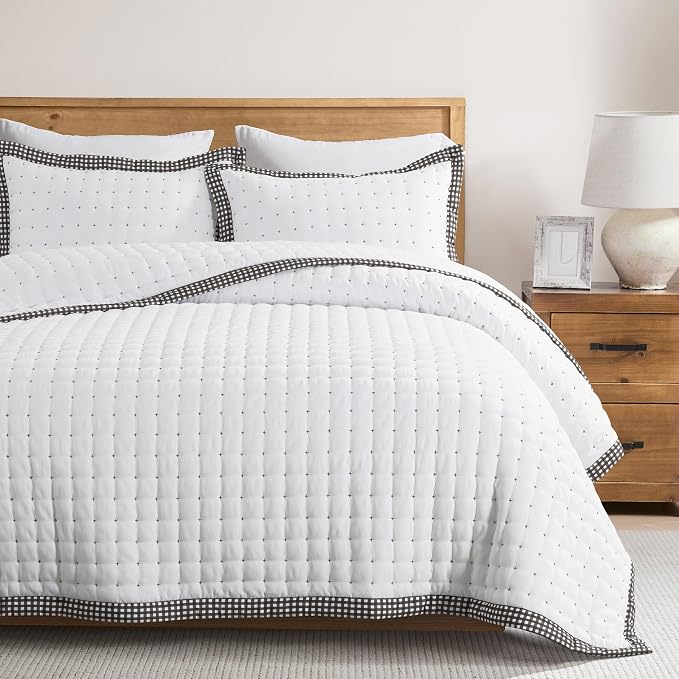 WDCOZY White Oversized King Quilt Set, California Cal King Rustic Bedspread, Lightweight Soft Farmhouse Coverlet, Spring Summer Thin Comforter, 3 Pieces, 2 Pillow Shams, 116x106 inches