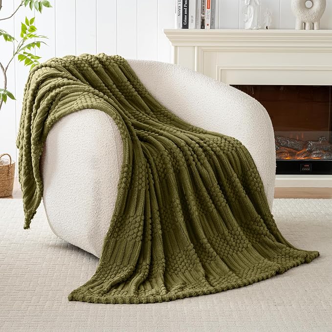 Green Throw Blanket - Soft & Fluffy Fleece, Cute & Aesthetic, Perfect for Sofa, Couch, Chair, Bed, Living Room & Bedroom, All-Season Use, Push & Cozy Decorative Blanket 50"x60"