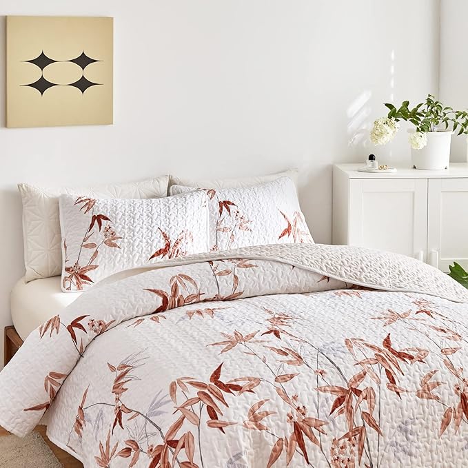 Botanical Quilt Set 3 Piece Full/Queen, Burnt Orange Leaves on White Design Reversible Bedspread Coverlet Set, Soft Microfiber Lightweight Bed Cover for All Season (90" x 90", 1 Quilt+ 2 Pillow Shams)