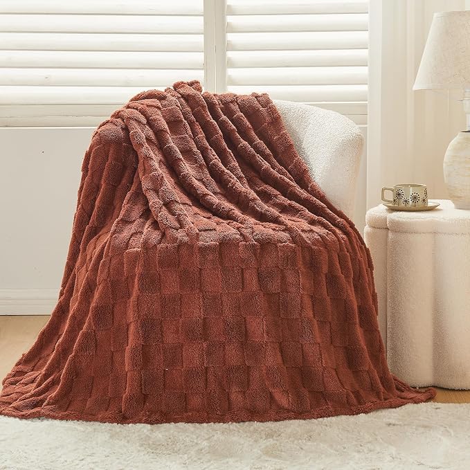 NEWCOSPLAY 3D Checkered Flannel Twin Blanket, Coffee Checkered, 60"x80" | Super Soft Cute Lightweight Decorative Premium Silky Fleece Blanket for Couch Sofa Bed, Gift for Women Men, All Season Use