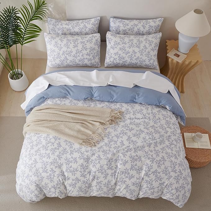 Floral Queen Comforter Set Soft 3 Pieces Chic Crinkle Gauze Fabric Garden Style Blue Floral Print Botanical Flower Comforter for All Seasons Luxury Warmth Comfy Breathable with 2 Pillowcases