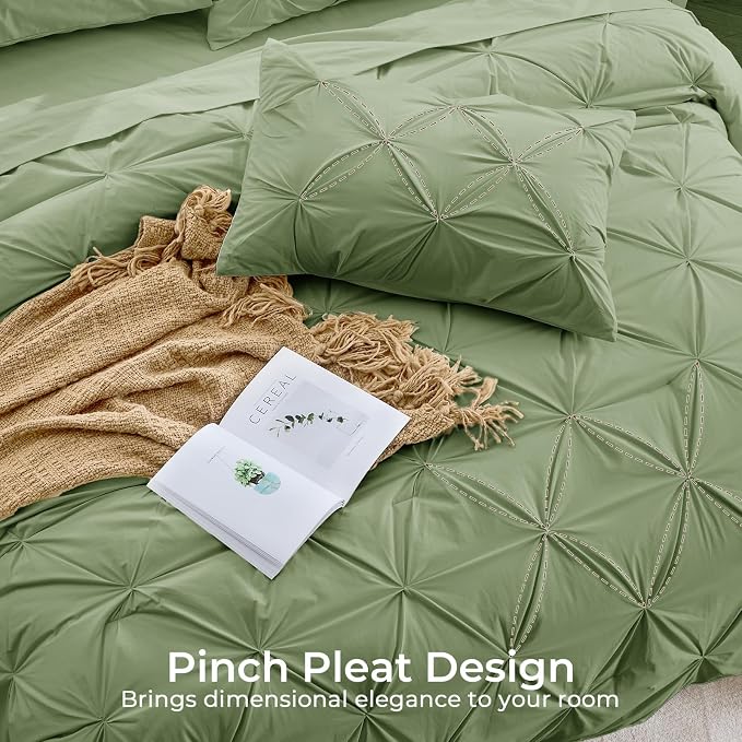 Sasttie Full Size Comforter Set, 7-Piece Bed in a Bag Double, Pintuck Bedding Set for All Season, Includes Comforter, Flat Sheet, Fitted Sheet, Pillowcases and Pillowshams, Pale Green