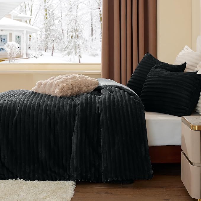 BEDELITE Fleece Oversized Queen Comforter Set, Fluffy Bed Set, Black | Super Soft & Warm Bedding, Luxury Fuzzy Faux Fur Comforter for Winter, Heavy Plush Bedding, with 2 Pillowcases