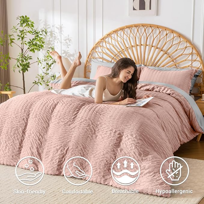HYMOKEGE Rose Gold/Light Grey Duvet Cover King Size, Ultra Soft 3-Piece Seersucker Duvet Cover Set with Zipper Closure, Soft Brushed Microfiber Bedding Set with 8 Corner Ties (104"x90", 2 Pillowshams)