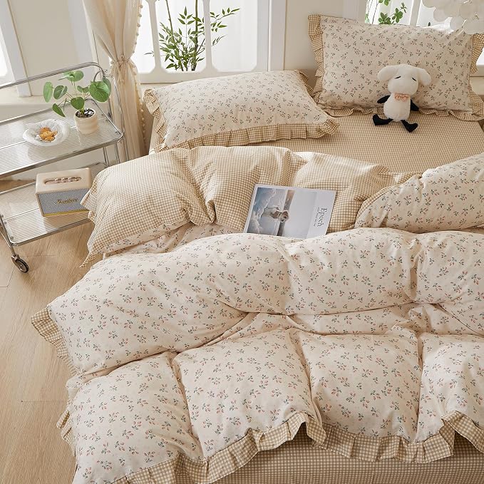 mixinni Beige Floral Duvet Cover King Size, 100% Cotton Cute Strawberry Floral Ruffle Bedding Set, Vintage Cottagecore Reversible Tan Gingham Aesthetic 3PC with Zipper Closure & Pillowcases