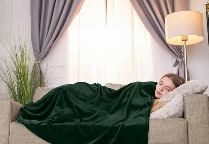 Utopia Bedding Soft Fleece Bed Blanket Twin Size Forest Green (60x80 Inch) | Microfiber Plush Warm Lightweight Breathable Cozy Blanket Anti-Static, All Season Use, Gift for Women and Men