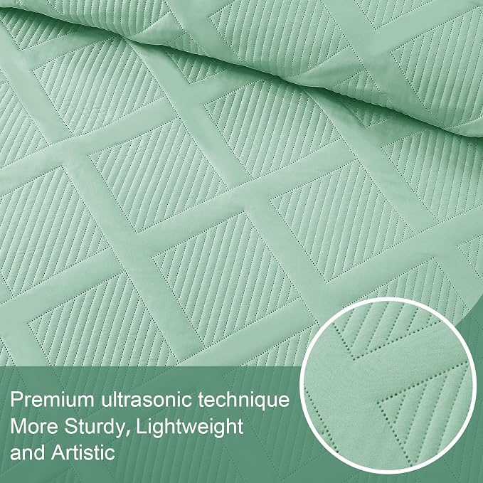 Exclusivo Mezcla Quilts Queen Size, Light Green | Soft Bedspreads with 2 Pillow Shams, Modern Striped Pattern, Lightweight Bedding Set Coverlets for All Seasons, 90x96 Inch