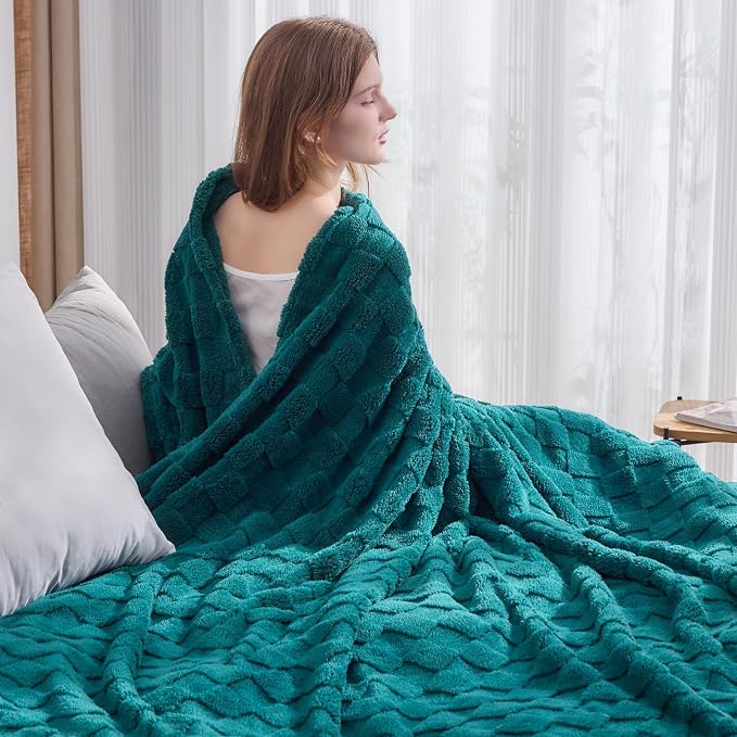 NEWCOSPLAY 3D Checkered Flannel King Blanket, Dark Teal, 90"x110" | Super Soft Cute Lightweight Decorative Premium Silky Fleece Blanket for Couch Sofa Bed, Gift for Women Men, All Season Use