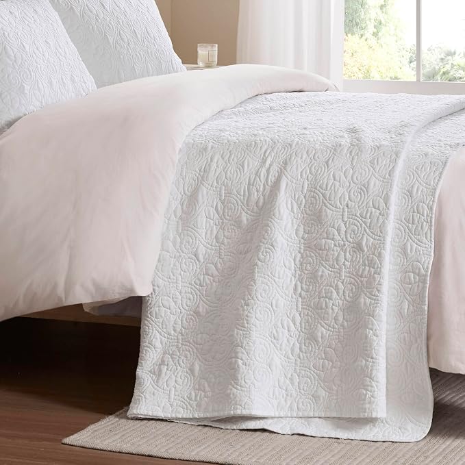 Madison Park Twin Quilt Bedding Set, Cottage-Inspired Damask, 2PC | All Season Quilted Coverlet, Classic Stitch Pattern Bedspread & Shams, Ultra Soft Microfiber Bedspread Set, White