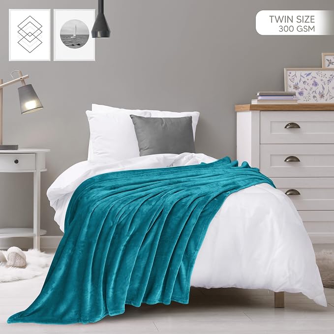 Utopia Bedding Soft Fleece Bed Blanket Twin Size Turquoise (60x80 Inch) | Microfiber Plush Warm Lightweight Breathable Cozy Blanket Anti-Static, All Season Use, Gift for Women and Men