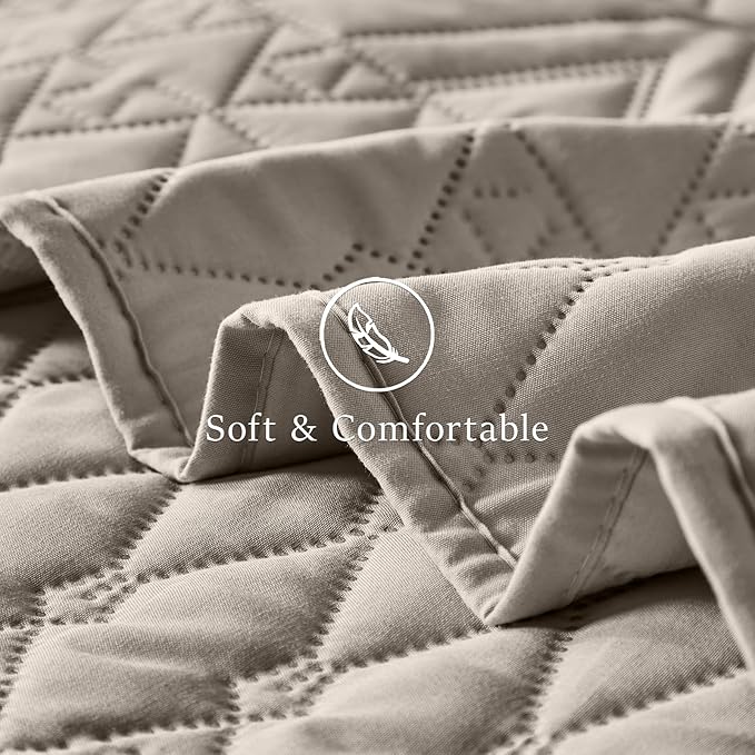 akkialla King/Cal King Quilt Set, Taupe Lightweight Microfiber Bedspread Coverlet, Boho Geometric Pattern, Soft All-Season Bedding, 3-Piece (1 Quilt, 2 Pillow Shams)