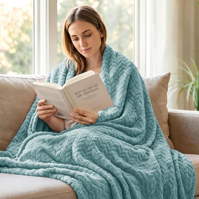 Exclusivo Mezcla Soft Fleece Bed Blanket King Size, 90”x104”, Celadon | Cozy Fluffy Lightweight Blankets for Summer, Decorative Plush Flannel Throws for Living Room, Bedroom with Leaves Pattern