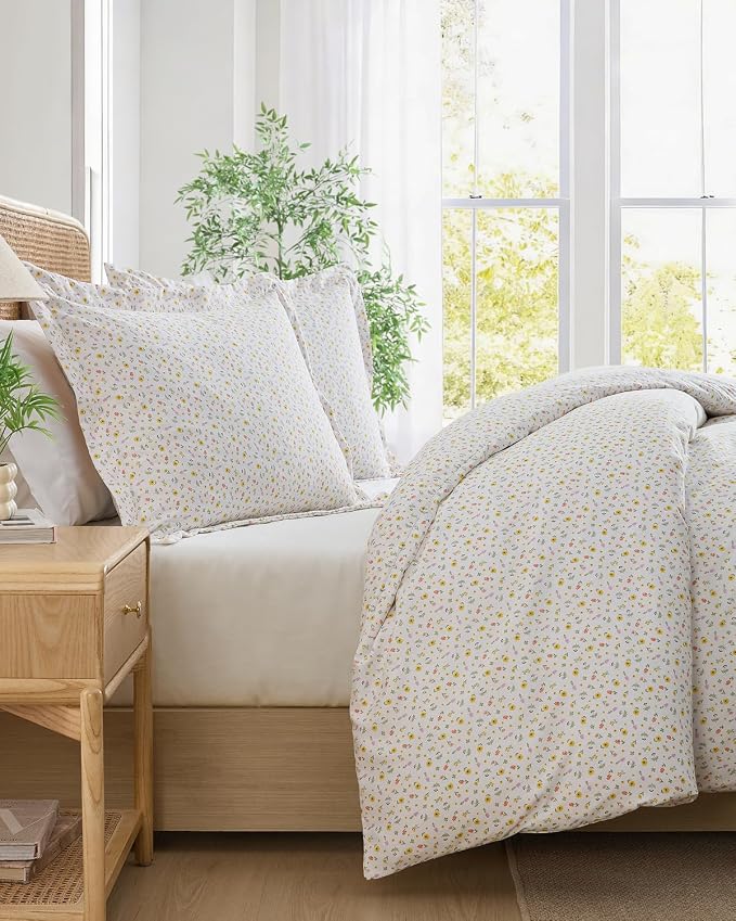 Duvet Cover King Size - Floral Duvet Cover - 3 Piece - Little Blooms | Soft Floral Duvet Cover 104 x 90 with 2 Pillow Shams, Zipper Closures & Ties, Floral Bedding for Women, Men, Kids & Teens