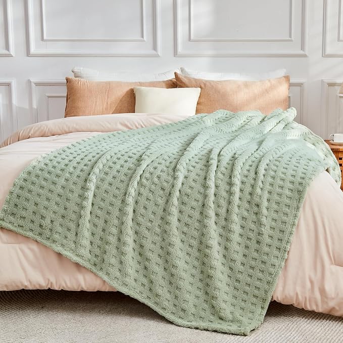NEWCOSPLAY 3D Checkered Flannel Queen Blanket, Sage Green, 90"x90" | Super Soft Cute Lightweight Decorative Premium Silky Fleece Blanket for Couch Sofa Bed, Gift for Women Men, All Season Use