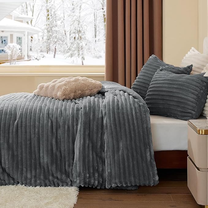BEDELITE Fleece Oversized Queen Comforter Set, Fluffy Bed Set, Grey | Super Soft & Warm Bedding, Luxury Fuzzy Faux Fur Comforter for Winter, Heavy Plush Bedding, with 2 Pillowcases
