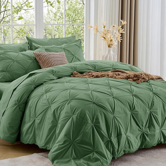 Sasttie King Size Comforter Set, 7-Piece Bed in a Bag, Pintuck Bedding Set for All Season, Includes Comforter, Flat Sheet, Fitted Sheet, Pillowcases and Pillowshams, Pale Green