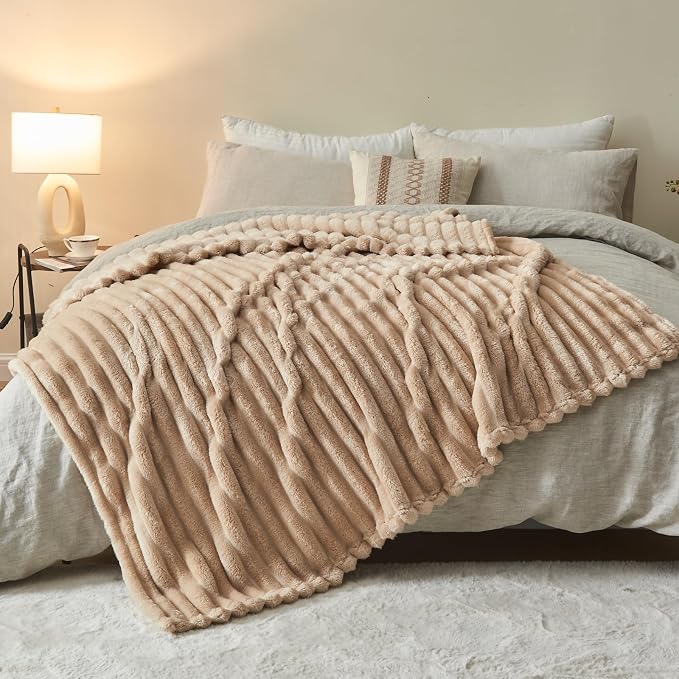 NEWCOSPLAY Fleece Ribbed Cozy Twin Blanket for Couch, Brown, 60"x80" | Premium Silky Flannel Blanket, Soft Lightweight Fluffy Throw Blanket for Bed Sofa Decor, Gift for All Season Use