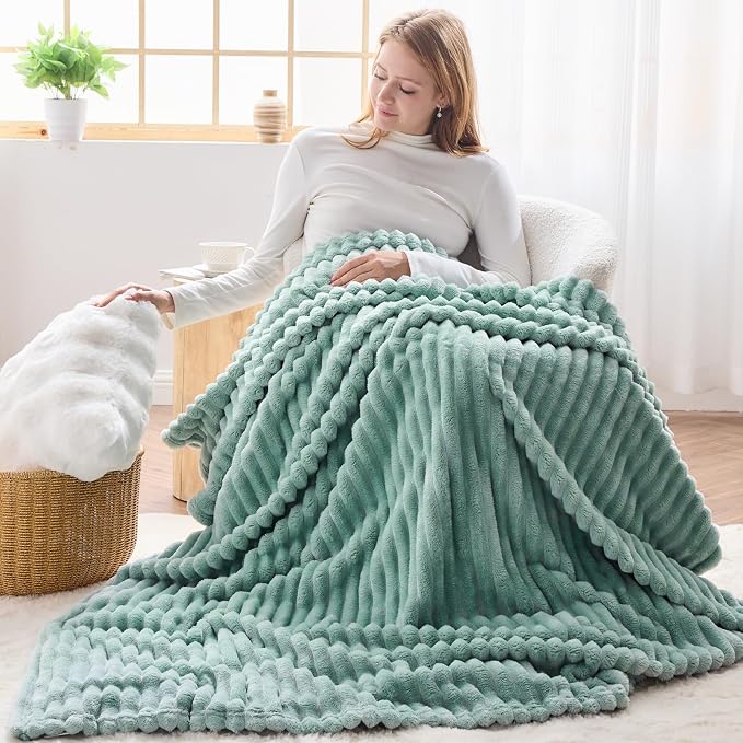 NEWCOSPLAY Fleece Ribbed Cozy Throw Blanket for Couch, Mint Green, 50"x60" | Premium Silky Flannel Blanket, Soft Lightweight Fluffy Throw Blanket for Bed Sofa Decor, Gift for All Season Use