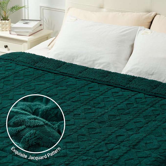 Sherpa Weighted Blankets for Sleeping Queen 60" x 80" 20 lbs Green | Relax Body & Mind, Even Weight Distribution, Dual Sided Soft Heavy Throw Blankets, Jacquard Knitted, Chunky Fluffy, Warm Hug