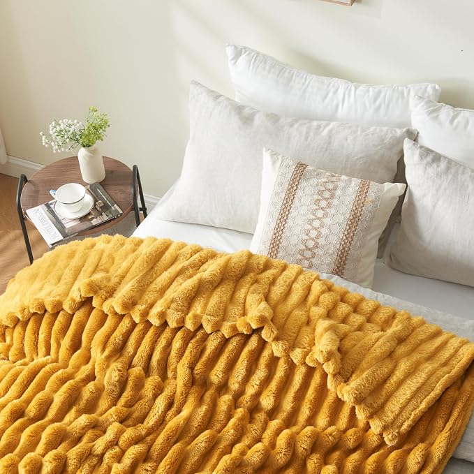 NEWCOSPLAY Fleece Ribbed Cozy King Blanket for Couch, Yellow, 90"x110" | Premium Silky Flannel Blanket, Soft Lightweight Fluffy Throw Blanket for Bed Sofa Decor, Gift for All Season Use
