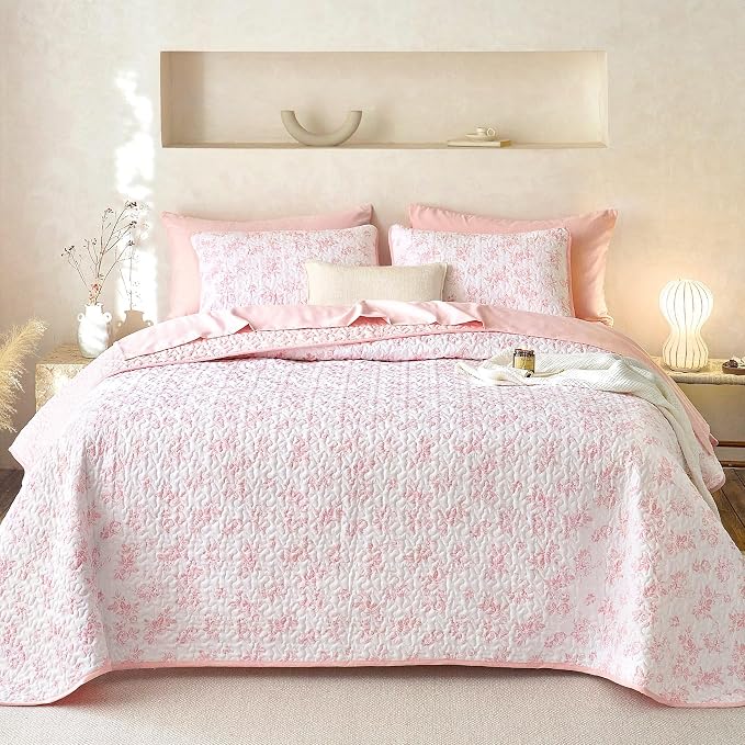 Wake In Cloud - Floral Quilt Set, Shabby Chic Coquette Cottagecore Vintage Flower for Women Teen Girls, Reversible Lightweight Bedspread Coverlet, 3 Pieces, Pink, Queen/Full Size