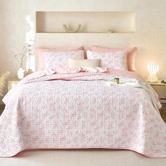 Wake In Cloud - Floral Quilt Set, Shabby Chic Coquette Cottagecore Vintage Flower for Women Teen Girls, Reversible Lightweight Bedspread Coverlet, 3 Pieces, Pink, Twin/Twin XL Size