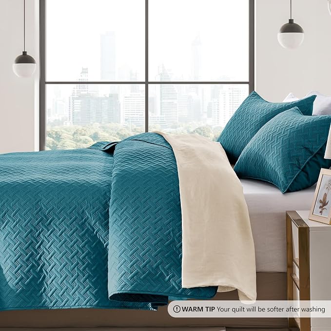 FLYMME Oversized King/California King Quilt Set 118"x106", Teal 3-Piece Floor-Length Bedspread, Premium Microfiber Lightweight Coverlet for King/California King Bed (1 Quilt, 2 Shams)
