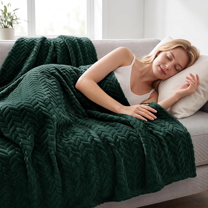 Exclusivo Mezcla Fleece Throw Blanket for Couch Sofa, 50”x70”, Forest Green | Oversized Soft Cozy Fluffy Blankets for Summer, Decorative Plush Flannel Throws for Living Room, Bedroom with Leaves Pattern