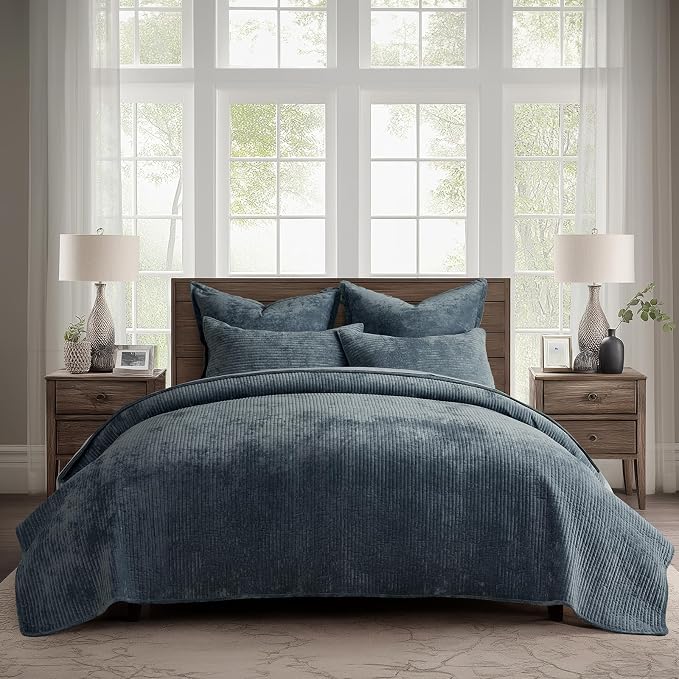 EverGrace Striped Channel Velvet Quilt Set, Queen Size, Midnight Blue | Luxurious Soft Lightweight Velvet Comforter, Oversized Bedspread Coverlet, Quilted Bedding Set for All Season, with 2 Shams