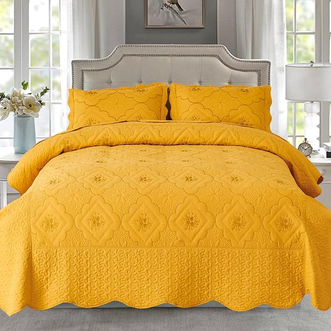 Cmfshape Floral Embroidery Quilt Set,3 Pieces Queen Quilt Bedding Set,Classic Diamond Pattern Quilts,Ultra Soft Lightweight Reversible Bedspread Coverlets for All Season(Gold,90"x90")