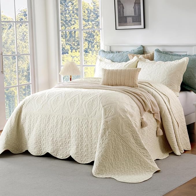 Cmfshape Oversized Floral Embroidery Quilt Set,3 Pieces Super King Quilt Bedding Set,Classic Diamond Pattern Quilt,Ultra Soft Lightweight Bedspread Coverlet for All Season(Cream White,120"x120")
