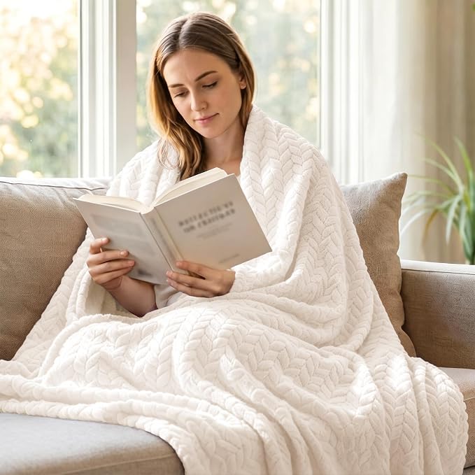 Exclusivo Mezcla Fleece Throw Blanket for Couch Sofa, 50”x70”, Off White | Oversized Soft Cozy Fluffy Blankets for Summer, Decorative Plush Flannel Throws for Living Room, Bedroom with Leaves Pattern