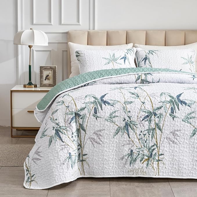 Botanical Quilt Set 3 Pieces Full/Queen Size, Green Leaves Printed on White Reversible Bedspread Coverlet Set, Soft Microfiber Lightweight Bed Cover for All Season (90" x 90", 1 Quilt+ 2 Pillow Shams)